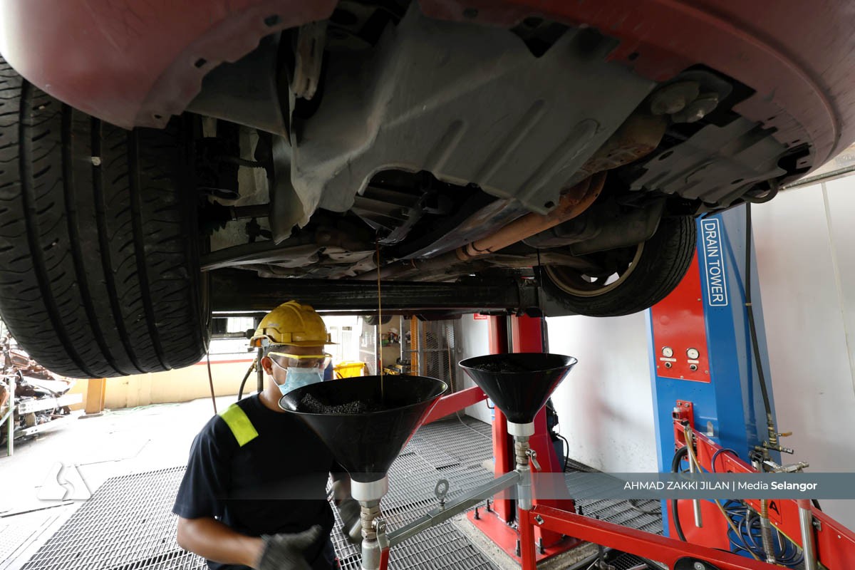 【专题:谁来清走废车?2/4】别让废车淹没城市   “废物变宝”的重生之路