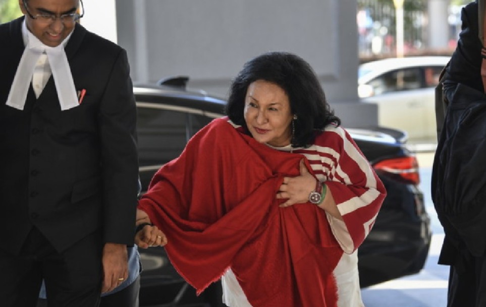 罗丝玛获准延长暂保留护照期限3个月