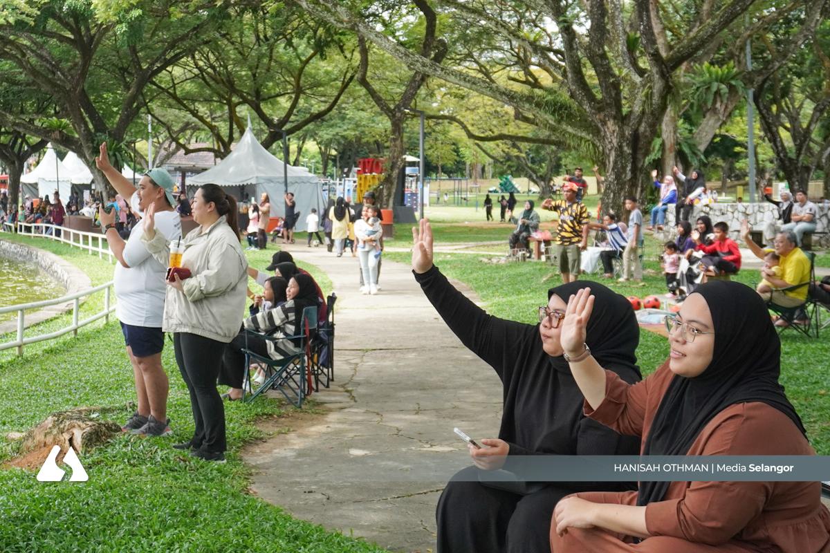 Taman Tasik Shah Alam jadi tumpuan ramai, saksi aksi bot laju Asia