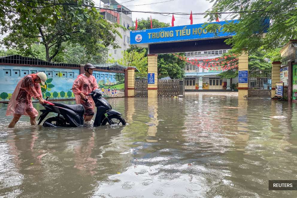 Typhoon Matmo leaves eight dead in Vietnam