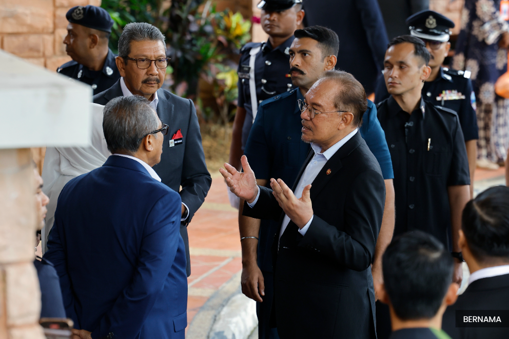 PM assures protection for officials acting against corruption