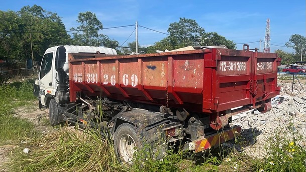 MP Sepang perhebat operasi cegah sampah haram di Pulau Meranti