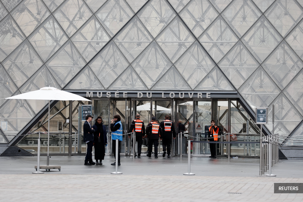 Louvre jewel heist sparks security scramble across French museums