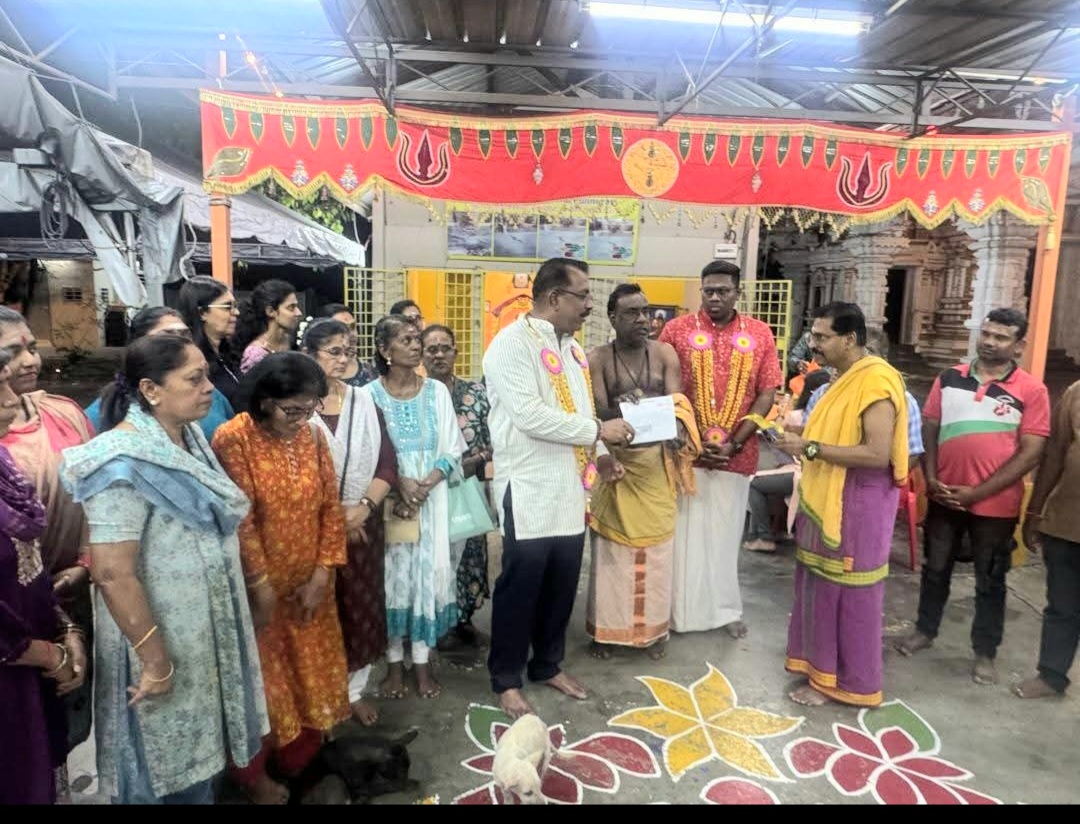 கெமுனிங் உத்தாமா, ஸ்ரீ   மகா மாரியம்மன் ஆலயத்திற்கு மடாணி அரசின் மானியம்- குணராஜ் வழங்கினார்