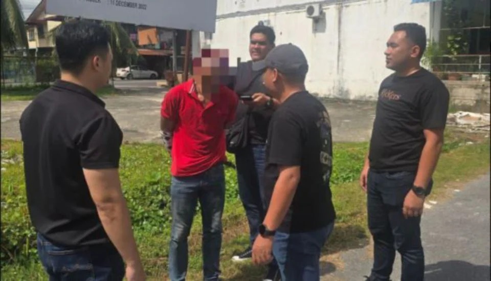 காவல்துறை அதிகாரி போல் நடித்து பாலியல் வன்கொடுமை புரிந்த சந்தேக நபர் கைது 