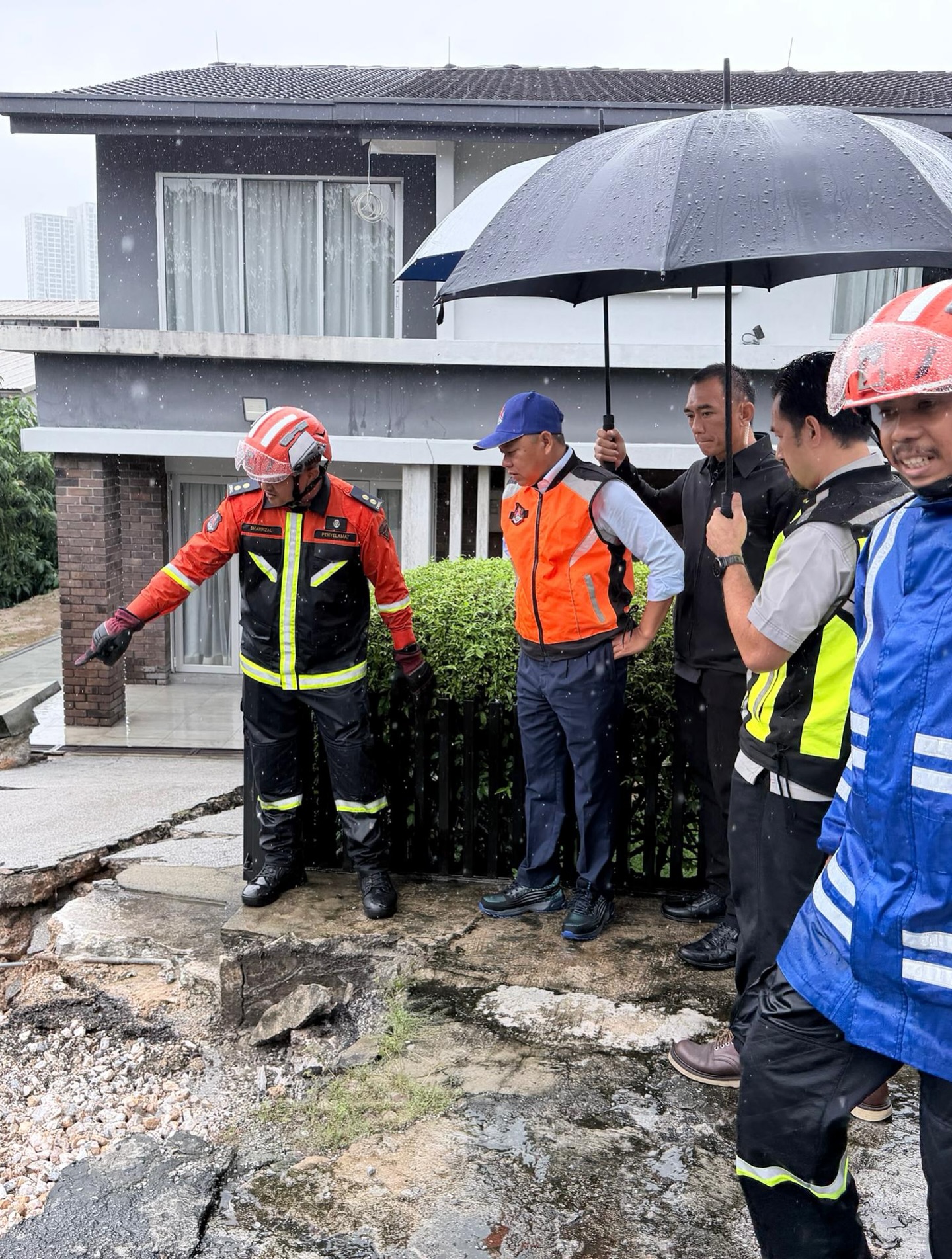 Four landslides, three fallen trees reported in KL today 
