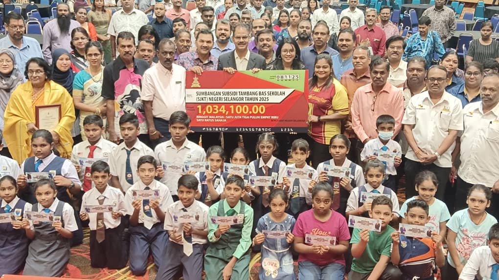 Lebih 3,000 murid SJKT memerlukan dapat bantuan tambang bas sekolah