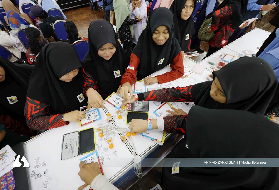 Minggu Setem 2025 hidupkan semula nostalgia animasi klasik tempatan