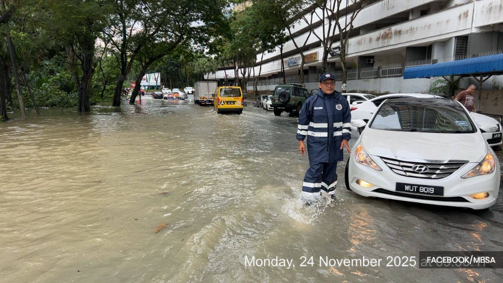 Dangerous water levels recorded at nine stations in Selangor