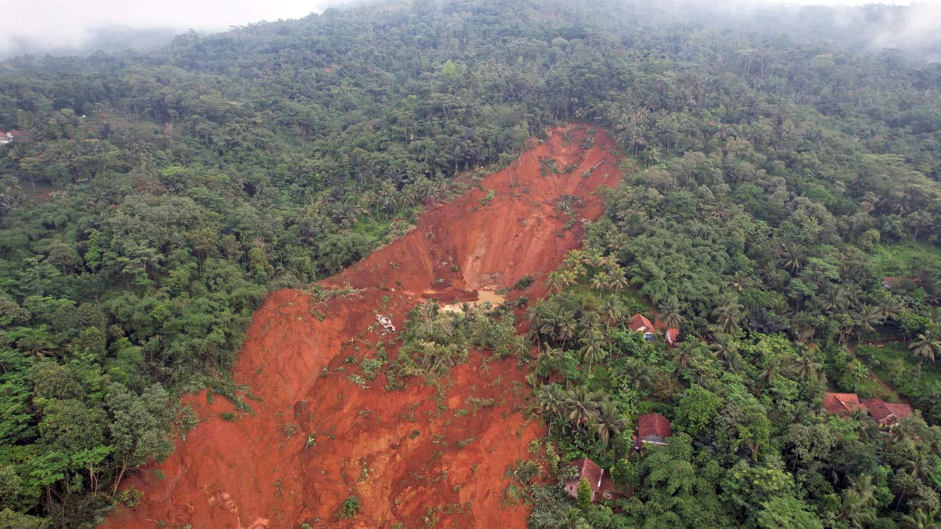 Angka kematian tanah runtuh di Cilacap, Indonesia meningkat kepada 11