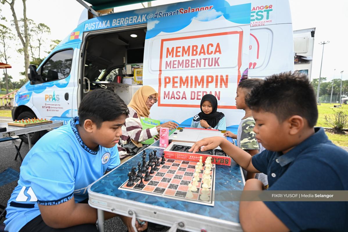 Blueprint and i-SEED Carnival boasts products from 300 traders