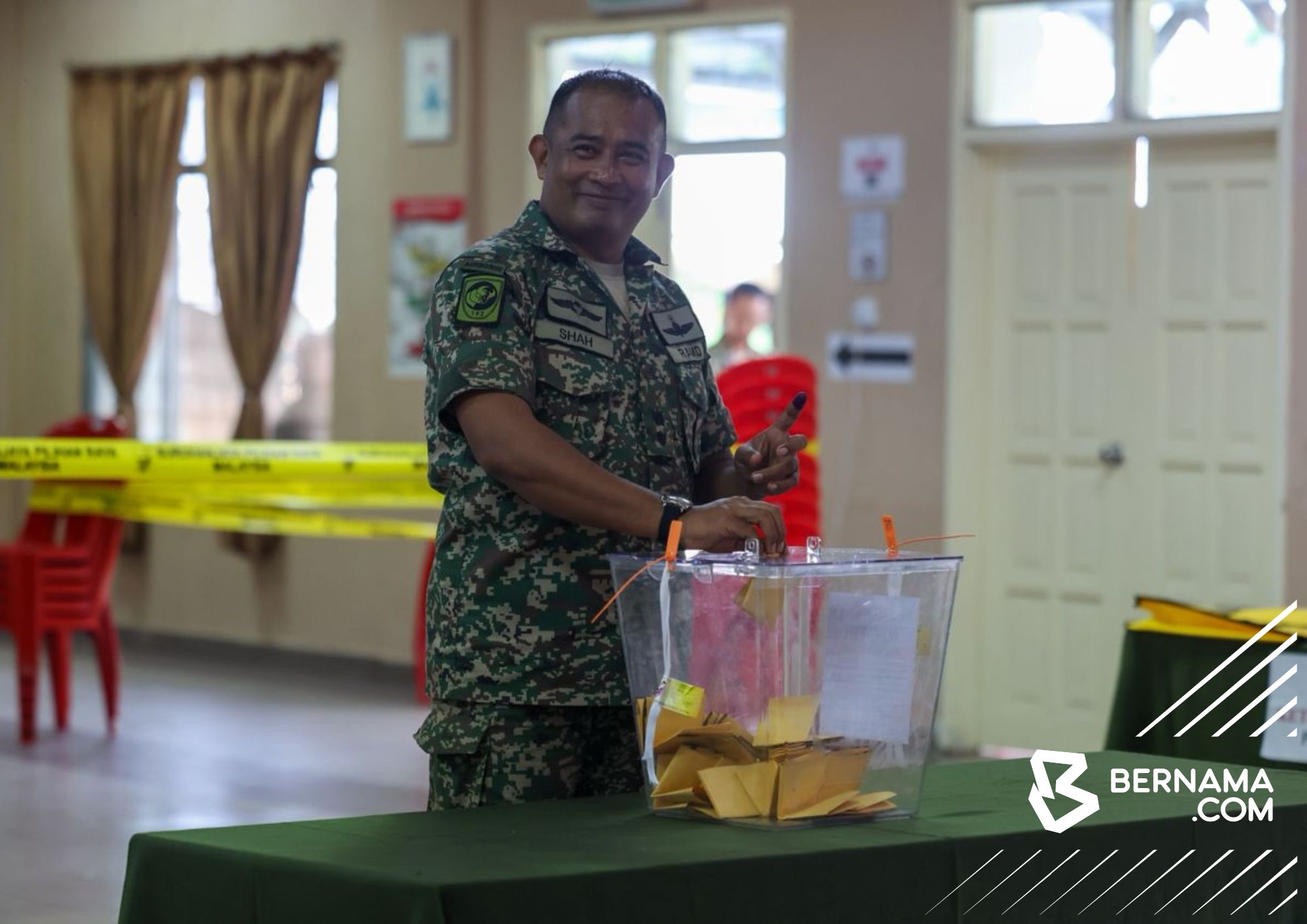 PRN Sabah: Tentera, polis dan pasangan undi awal hari ini