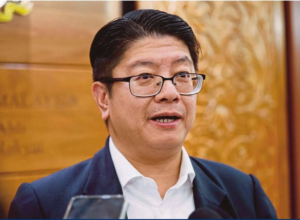 தொழில்முனைவோர் மேம்பாடு, கூட்டுறவு அமைச்சர் பதவியை ராஜினாமா செய்தார் இவான் பெனடிக்