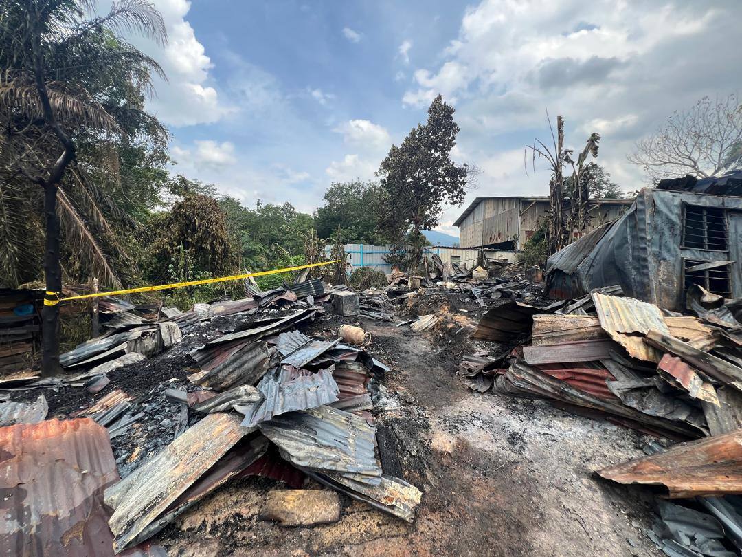 士毛月火灾毁3货柜4房屋 所幸无人伤亡