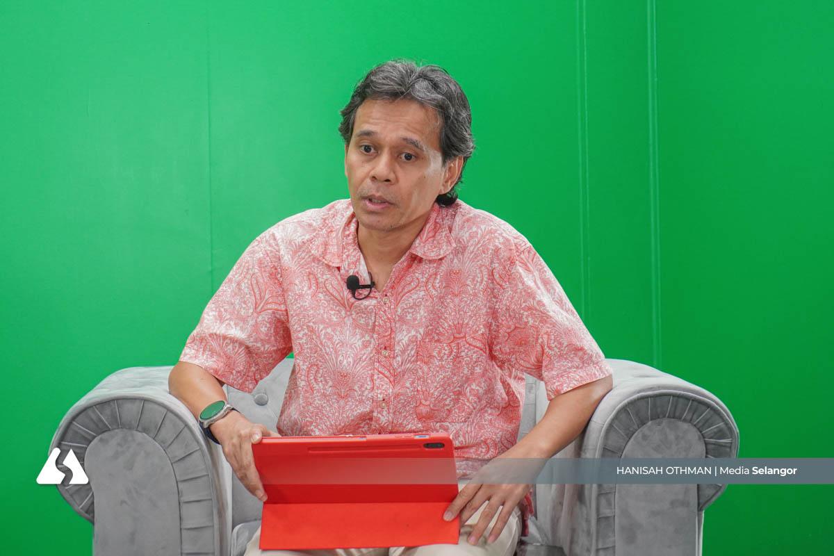 Activist proposes free child safety seats, urges ban on parents holding children in cars