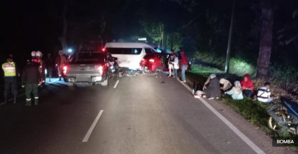 东甲5车凌晨连环撞 56岁妇女丧命5人受伤