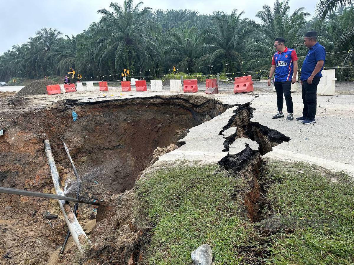 குவா மூசாங்-ஜெலி சாலை நிலச்சரிவுகள் காரணமாக மூடப்பட்டது