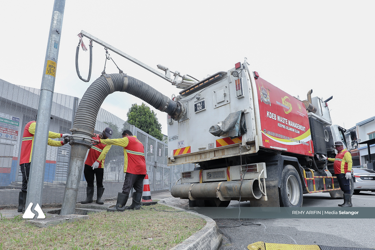 KDEBWM says has 3,000 personnel at the ready for post-flood cleanup