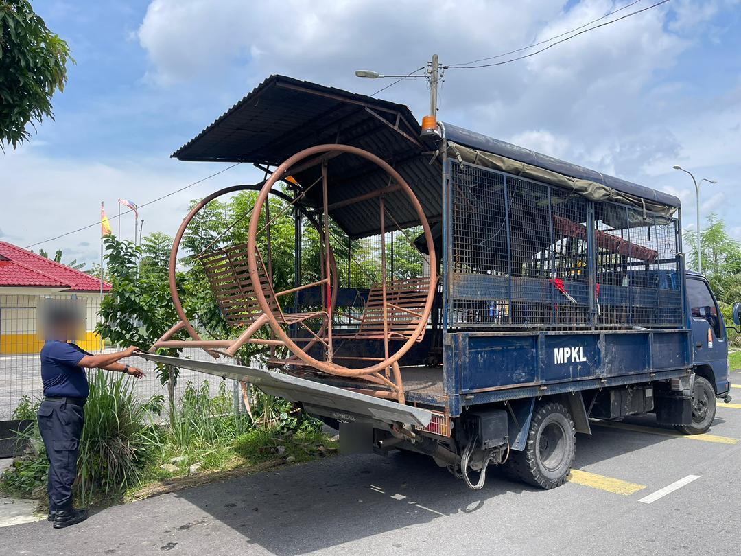 柏威拉花园秋千狗笼占地 瓜冷市会依法移除