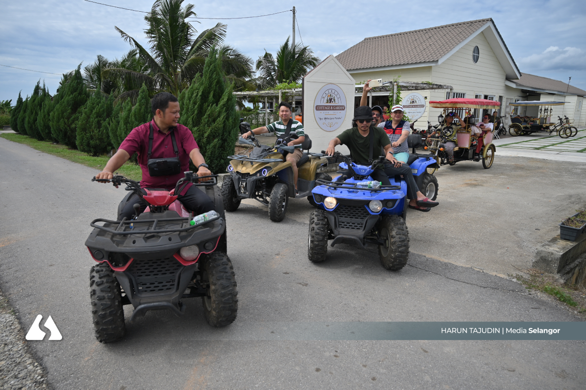 Village charm, traditional culture boost rural tourism, uplift local economy