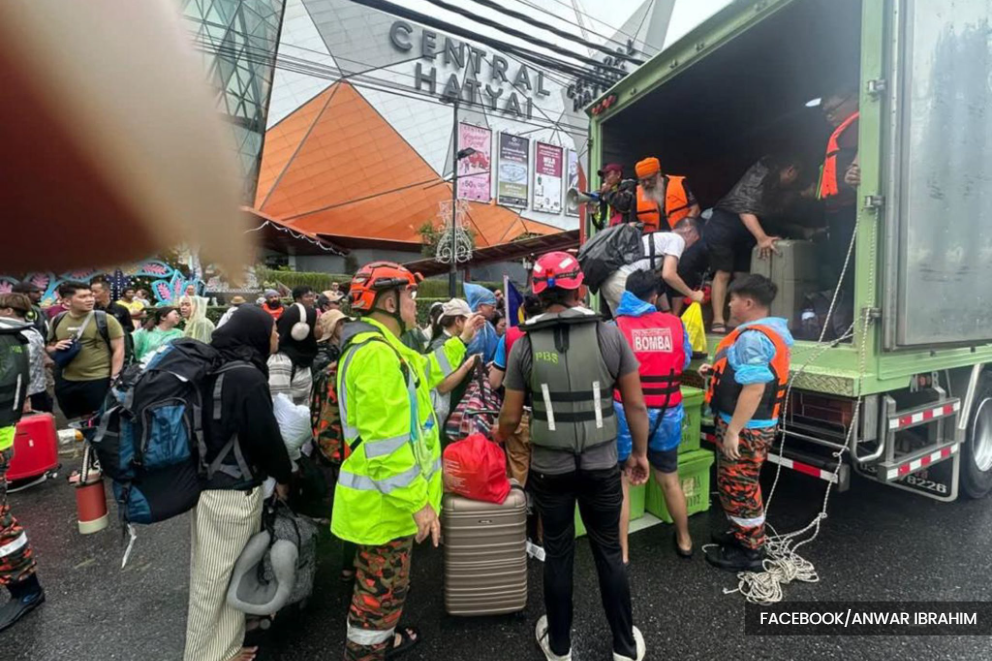 Over 6,000 Malaysians stranded in Thai floods brought home safely