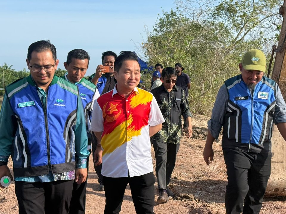 Burst embankment in Sekinchan affects 20 houses, relief centre opens tonight