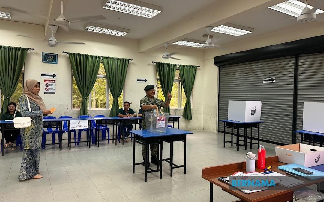 Security personnel begin early voting across Sabah for PRN17