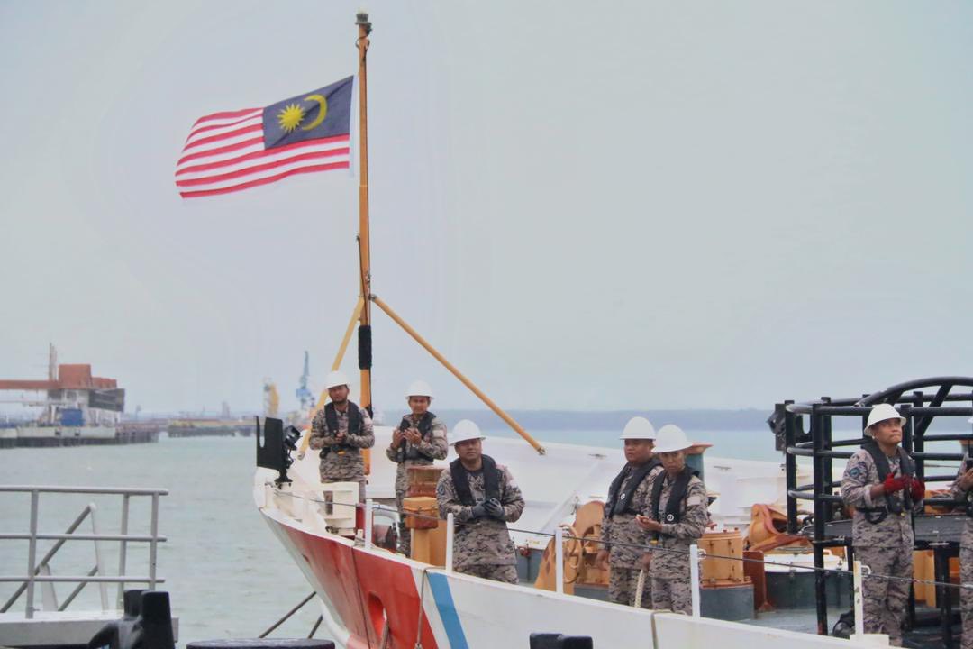 Kapal Ex-USGC Steadfast tiba selepas berlayar 10,600 batu,  perkukuh aset Maritim Malaysia
