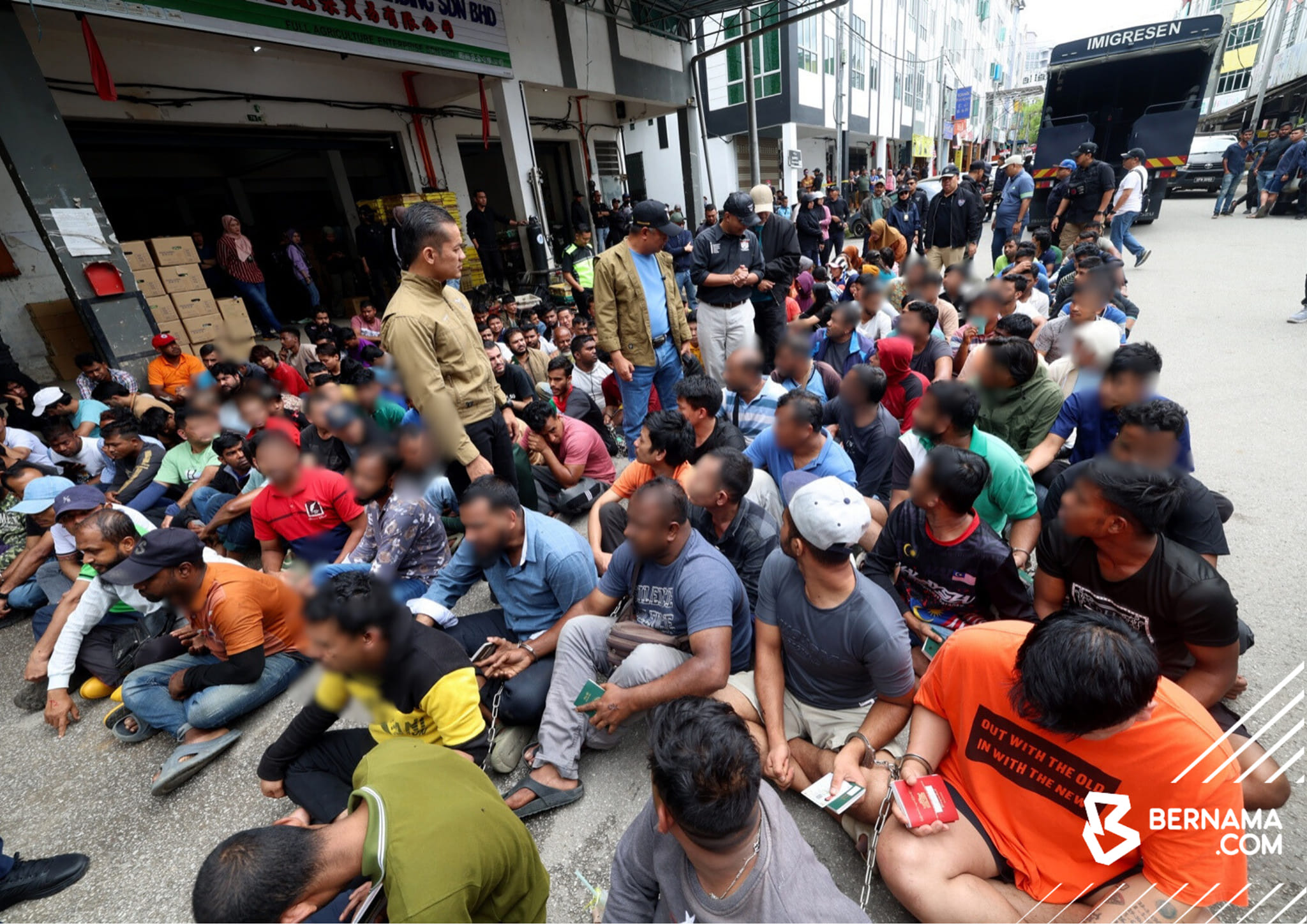 移民局突击搜查金马伦高原 逮捕460多名外籍人士