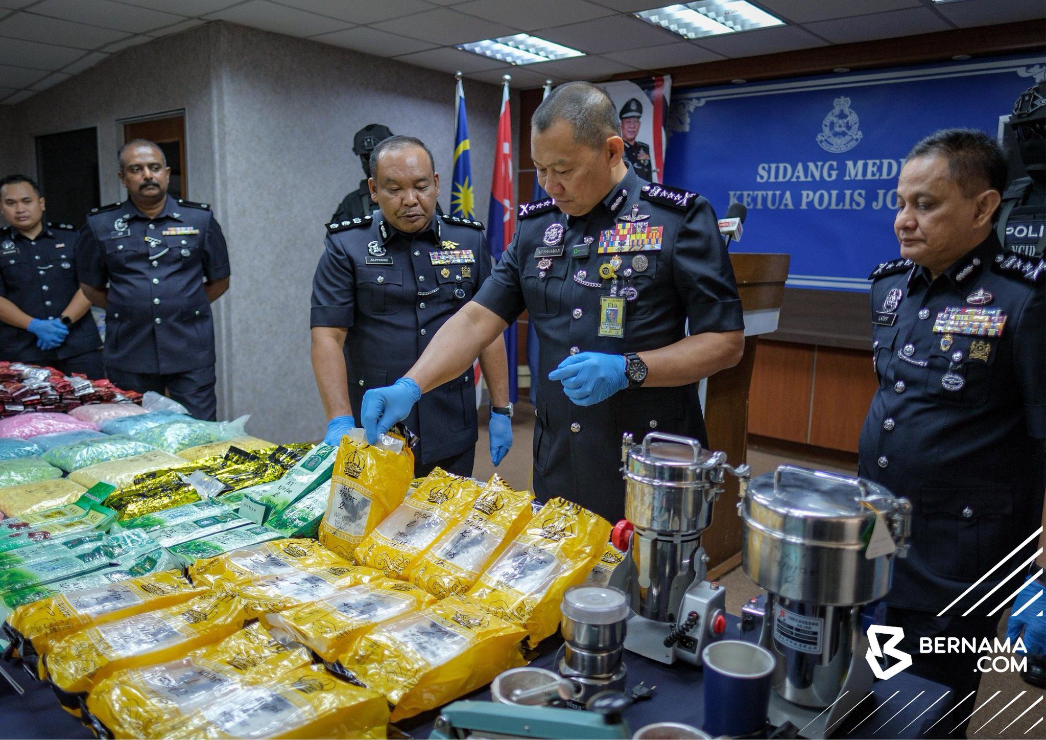 Rumah teres diserbu, dadah bernilai RM11.4 juta dirampas