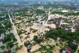 சுமத்ராவில் வெள்ளம், நிலச்சரிவு; பலி எண்ணிக்கை 82 ஆக பதிவு