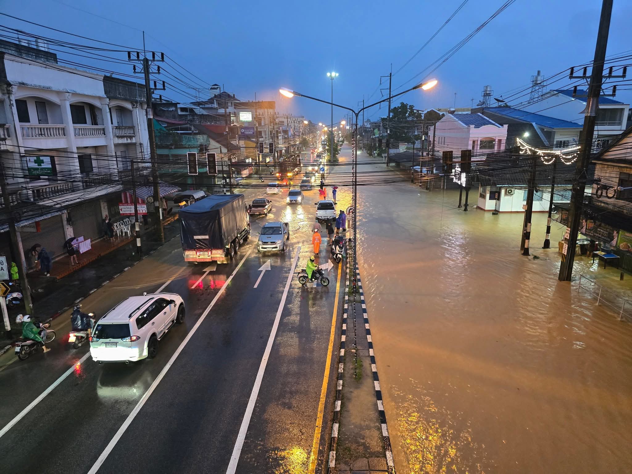 泰南水灾约4000大马游客受困 总领事馆建议大马人推迟出行