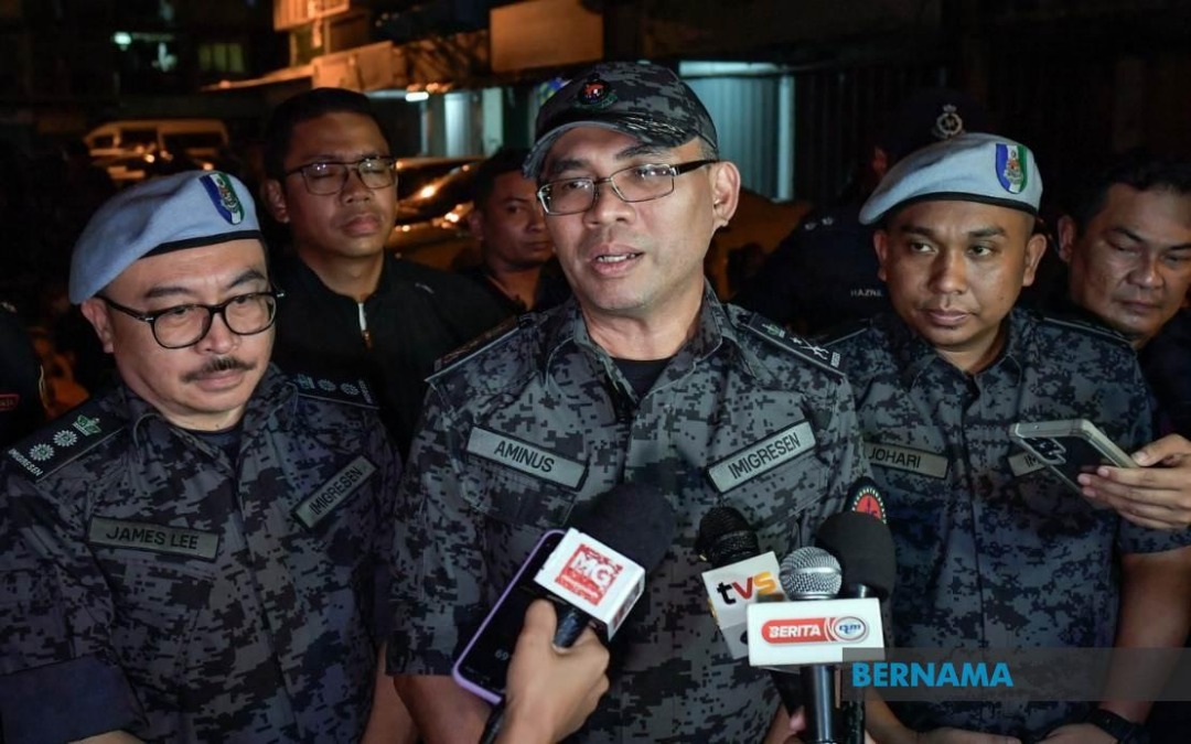 Selangor immigration detects syndicate cheating employers by posing as officers