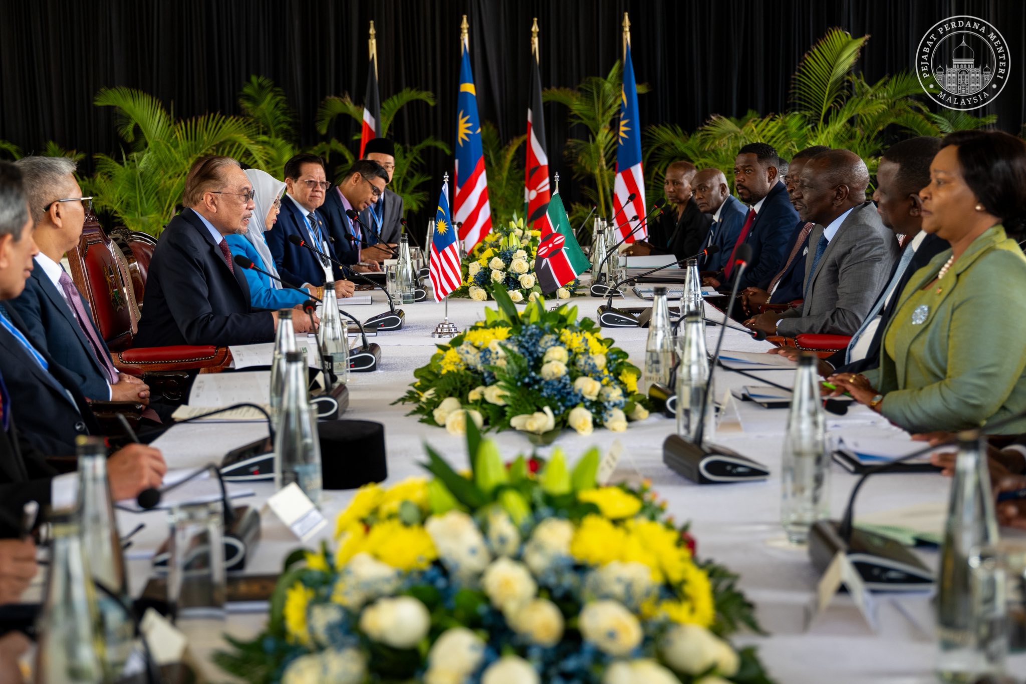 安华与鲁托讨论区域和平多边合作