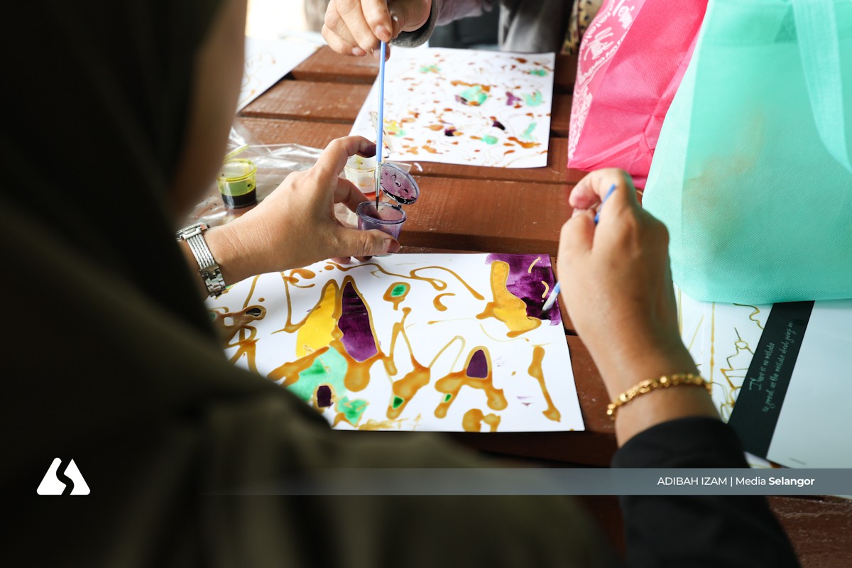 Canting batik di taman rekreasi paya bakau pupuk minat seni, hargai alam sekitar