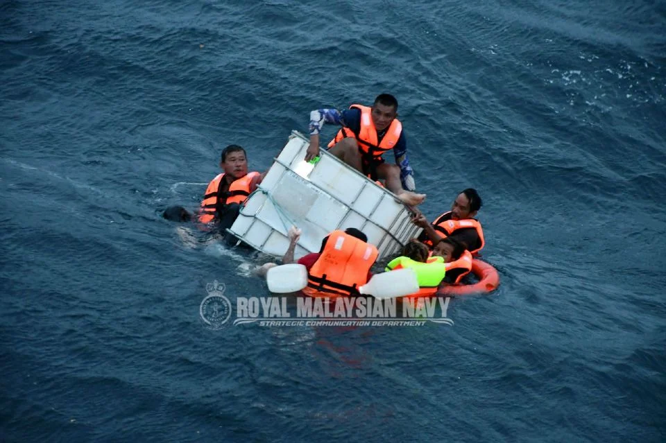 Bot karam di perairan Pulau Perak: Seorang maut, 18 selamat
