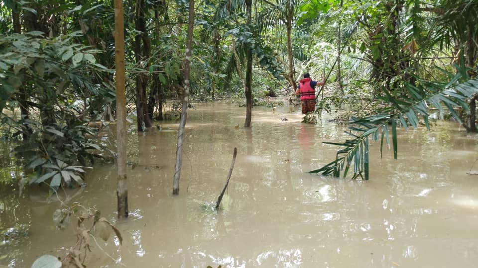 Anggota polis terbabas dalam parit ditemui lemas di Sepang