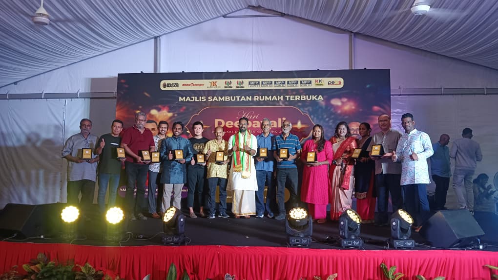 கோத்தா கெமுனிங் சட்டமன்ற தொகுதியின் தீபாவளி பொது உபசரிப்பு; 3 ஆயிரம் பேர் கலந்து சிறப்பிப்பு 