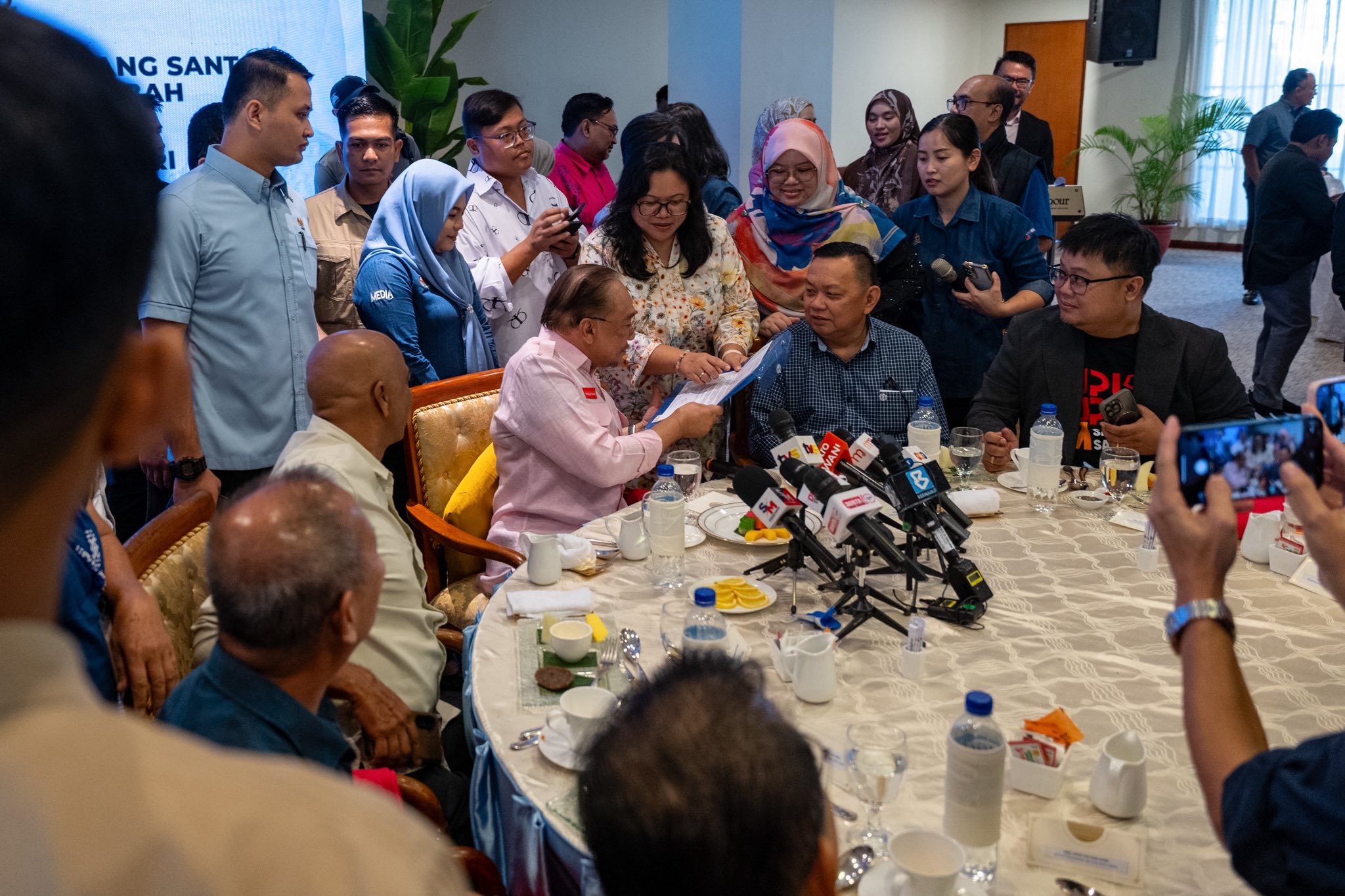 PM prihatin isu gaji wartawan Sabah, janji tindakan segera