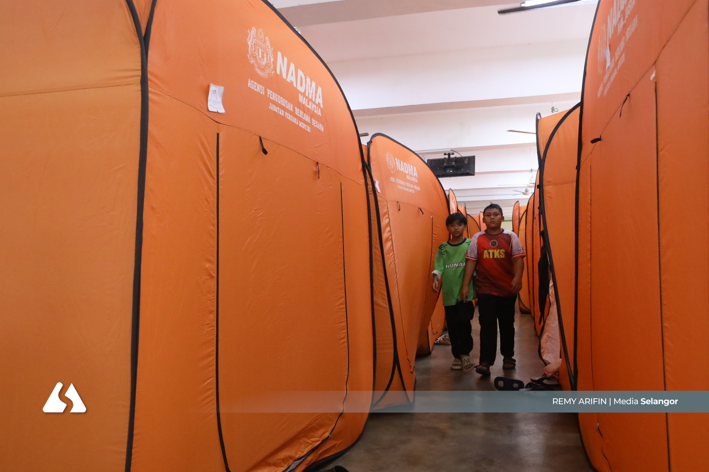 தீபகற்ப மலேசியாவில் உள்ள 164 வெள்ள நிவாரண மையங்களில் 22,000 பேர் தஞ்சமடைந்துள்ளனர் 