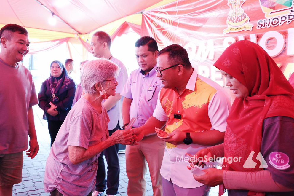 明年拨2348万扶贫 1848万派发佳节购物劵