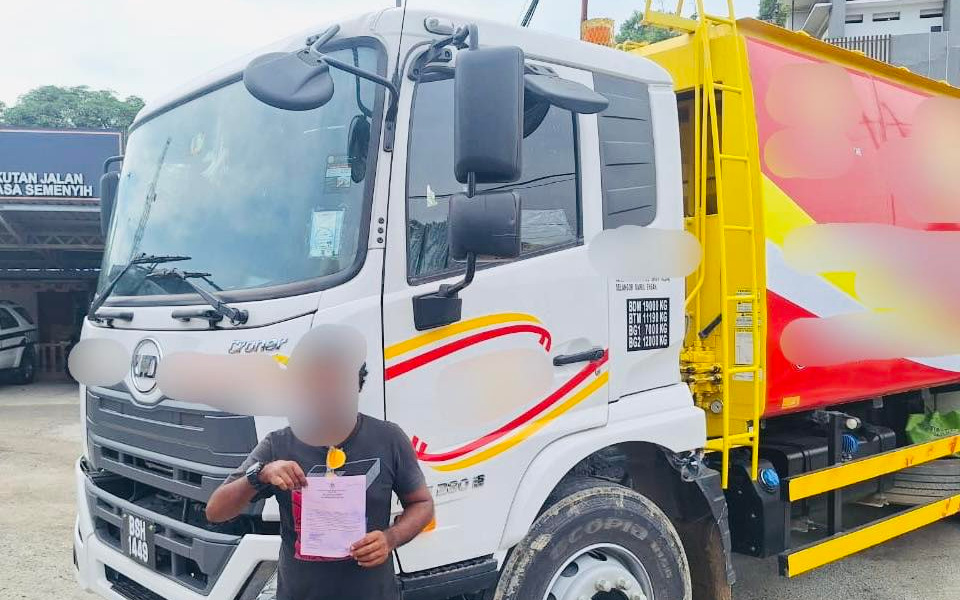 Pemegang kad UNHCR pandu lori tanpa lesen ditahan