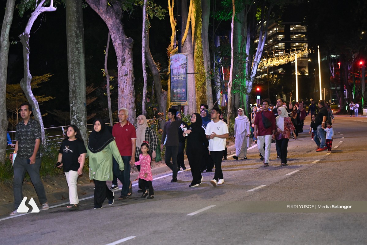 Majlis Santunan Kasih Pengantin Diraja erat hubungan istana dan rakyat