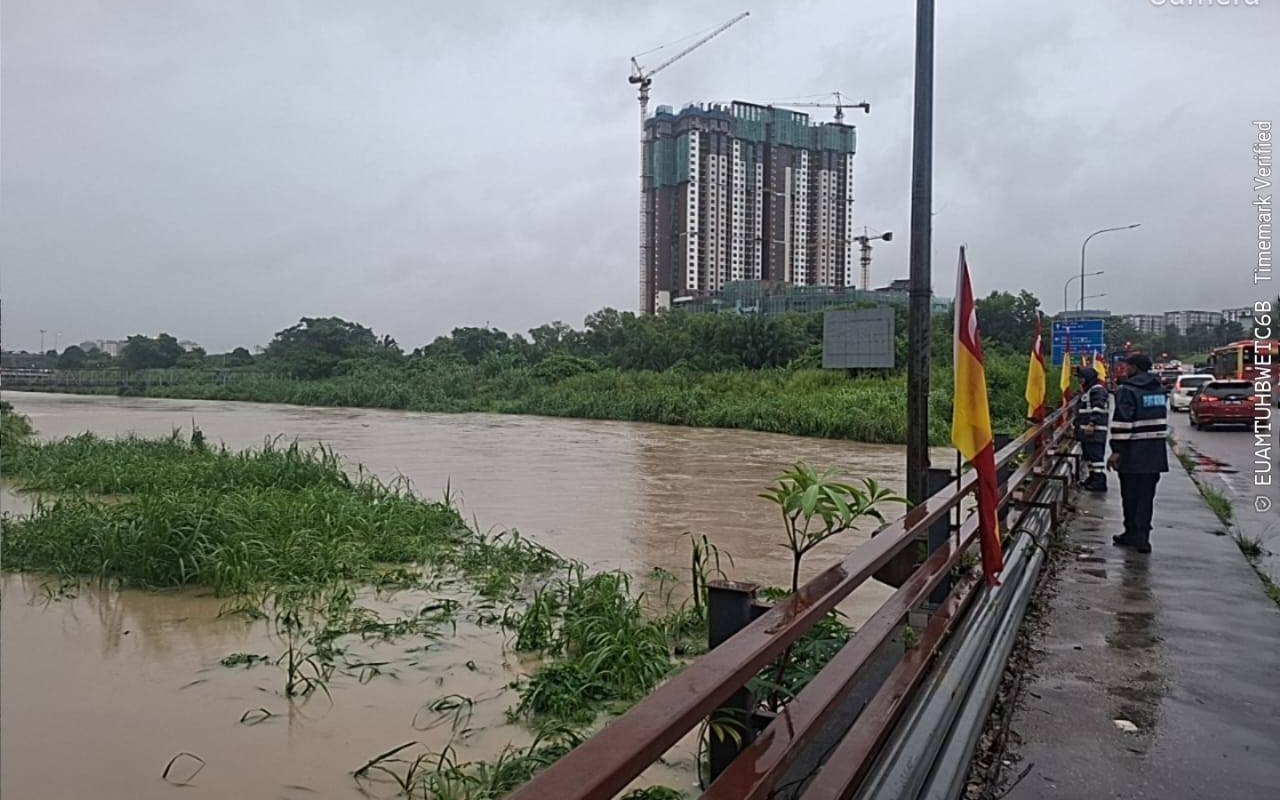 Dangerous water levels recorded at nine stations in Selangor
