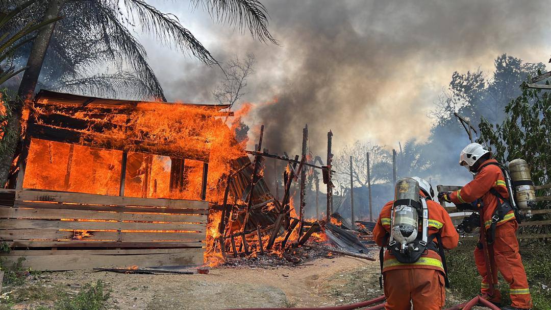 士毛月火灾毁3货柜4房屋 所幸无人伤亡