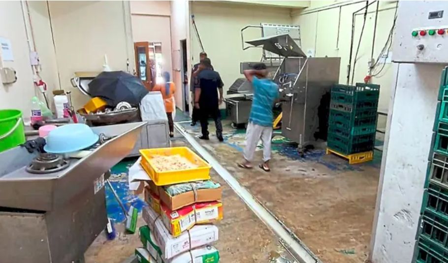 Kilang burger haram di Klang diarah tutup