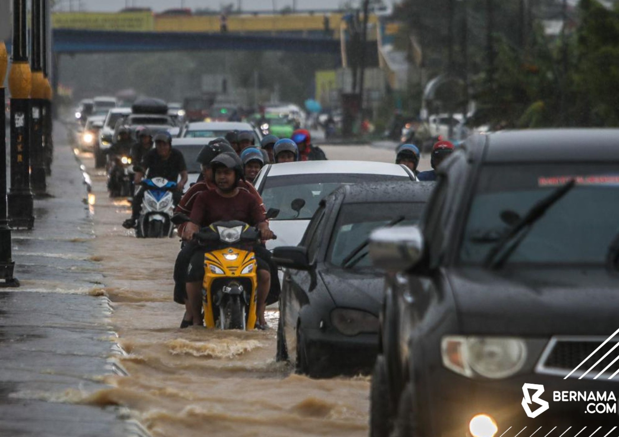 Bah: Penduduk di kawasan berisiko diingatkan berwaspada, patuhi arahan - PM