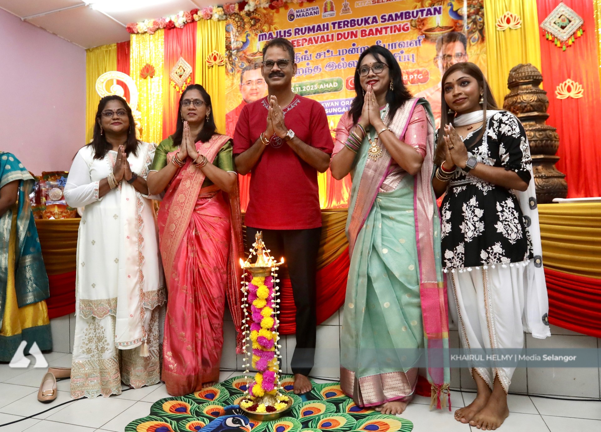 Rumah Terbuka Deepavali DUN Banting meriah, pelajar cemerlang terima insentif