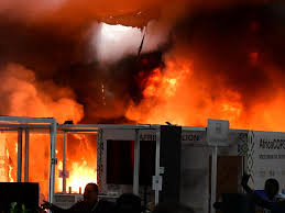 பிரேசில் பருவநிலை மாநாட்டில் தீ