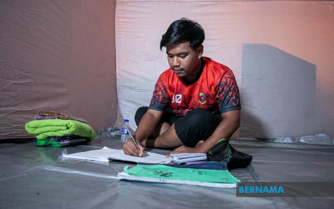 Floods will not derail SPM examination, says Wong